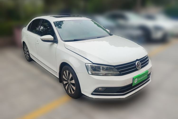 Used Volkswagen Sagitar 2018 280TSI DSG Comfort Model Front Right 45 Deg