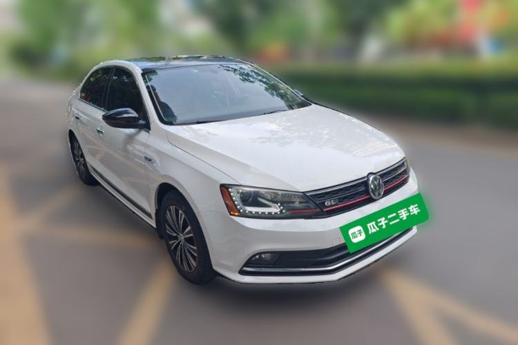 Used Volkswagen Sagitar 2018 1.6L Manual Comfort Model Front Right 45 Deg