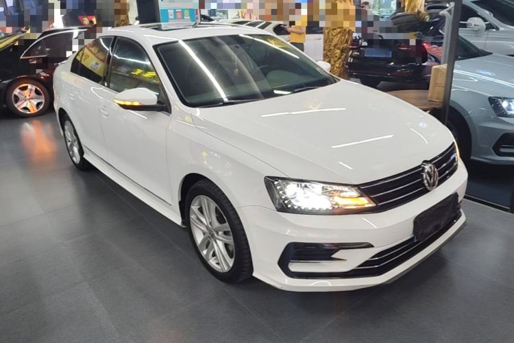 Used Volkswagen Sagitar 2018 280TSI DSG Ignite Edition Front Right 45 Deg