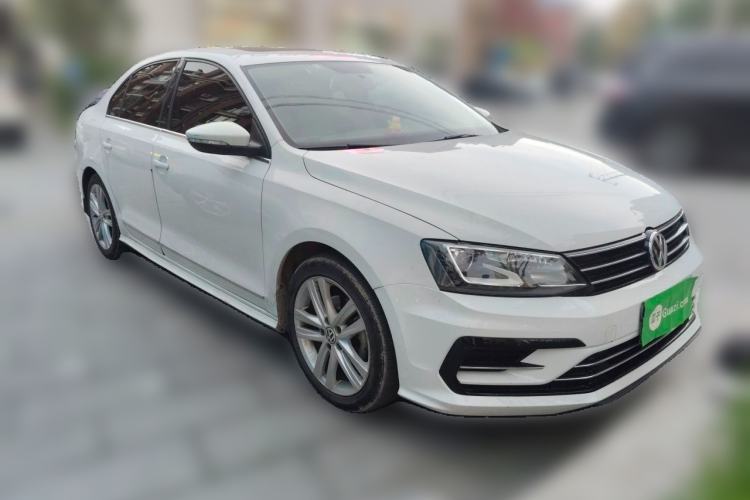 Used Volkswagen Sagitar 2018 280TSI DSG Ignite Edition Front Right 45 Deg