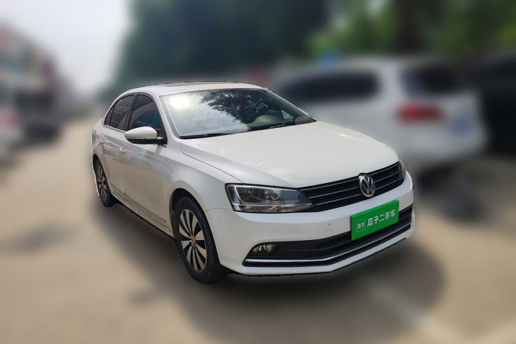 Used Volkswagen Sagitar 2018 280TSI DSG Comfort Model Front Right 45 Deg
