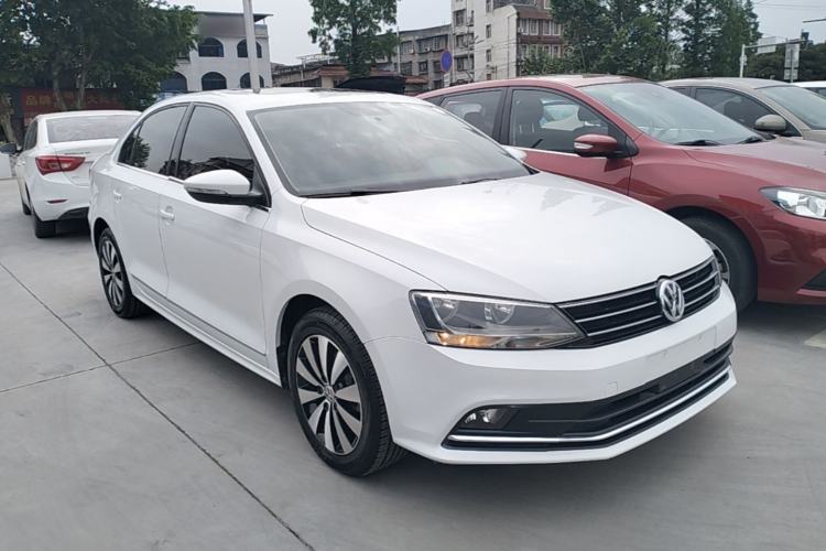 Used Volkswagen Sagitar 2018 280TSI DSG Comfort Model Front Right 45 Deg