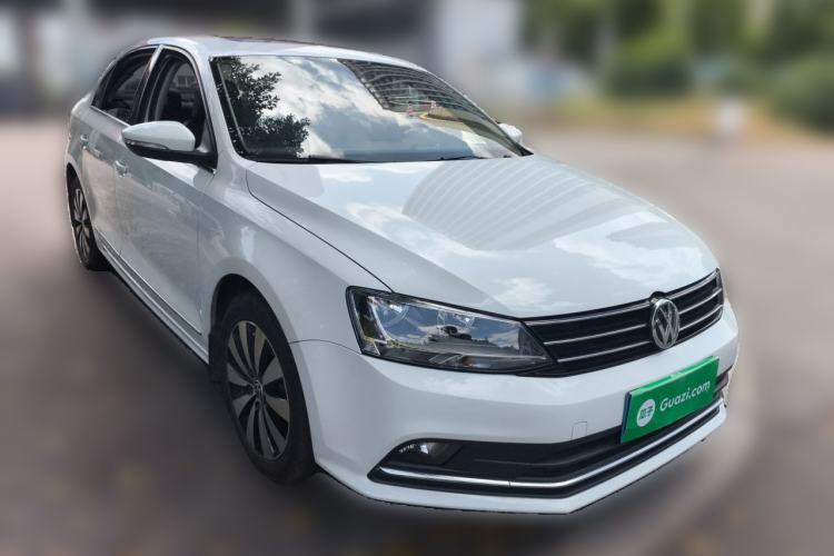 Used Volkswagen Sagitar 2018 1.6L Automatic Comfort Model Front Right 45 Deg