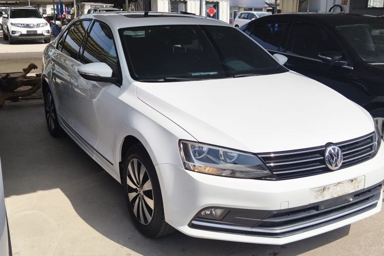 Used Volkswagen Sagitar 2018 1.6L Automatic Comfort Model Front Right 45 Deg