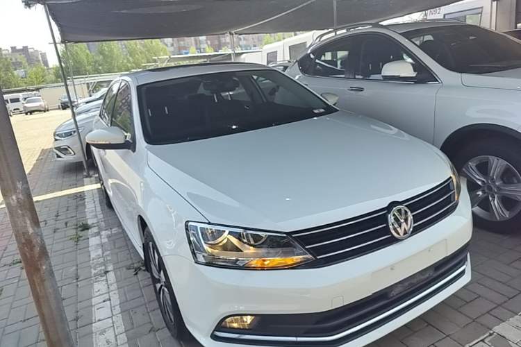 Used Volkswagen Sagitar 2018 180TSI DSG Prestige Edition Front Right 45 Deg