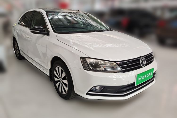 Used Volkswagen Sagitar 2018 1.6L Manual Comfort Model Front Right 45 Deg