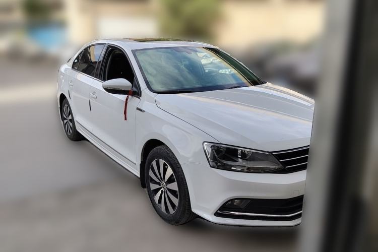Used Volkswagen Sagitar 2018 1.6L Manual Comfort Model Front Right 45 Deg