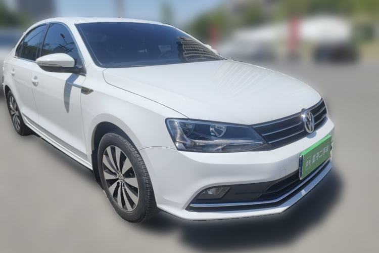 Used Volkswagen Sagitar 2018 280TSI DSG Comfort Model Front Right 45 Deg
