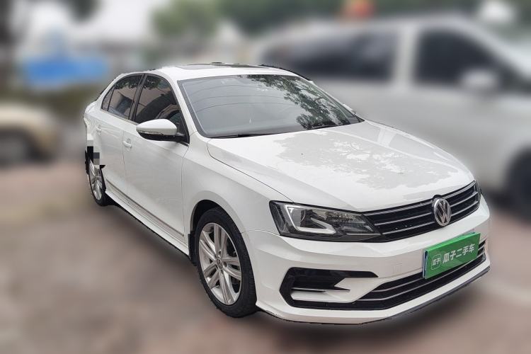 Used Volkswagen Sagitar 2018 280TSI DSG Ignite Edition Front Right 45 Deg