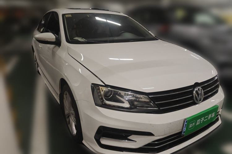Used Volkswagen Sagitar 2018 280TSI DSG Ignite Edition Front Right 45 Deg