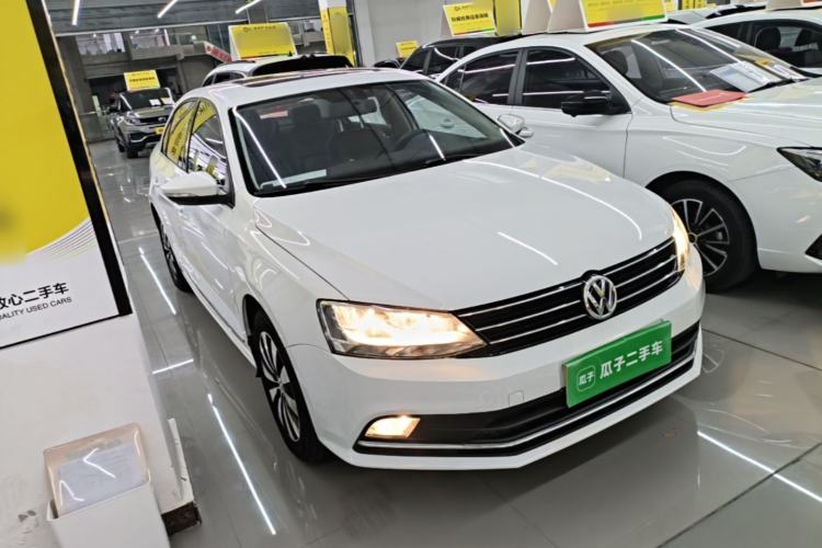 Used Volkswagen Sagitar 2018 280TSI DSG Comfort Model Front Right 45 Deg