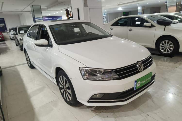 Used Volkswagen Sagitar 2018 1.6L Automatic Comfort Model Front Right 45 Deg