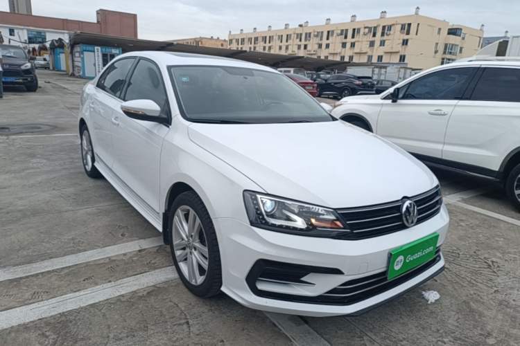 Used Volkswagen Sagitar 2018 280TSI DSG Ignite Edition Front Right 45 Deg