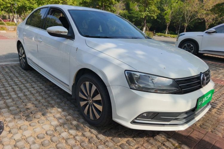 Used Volkswagen Sagitar 2018 1.6L Automatic Comfort Model Front Right 45 Deg