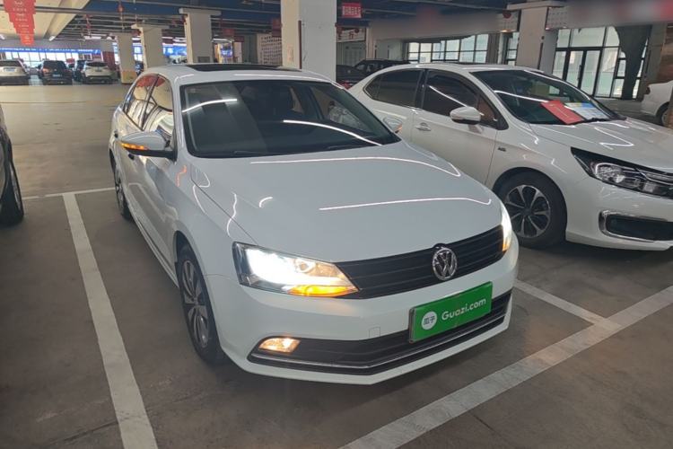 Used Volkswagen Sagitar 2018 1.6L Manual Comfort Model Front Right 45 Deg