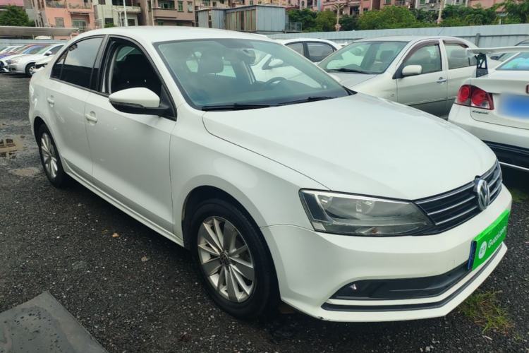 Used Volkswagen Sagitar 2018 1.6L Automatic Fashion Model Front Right 45 Deg