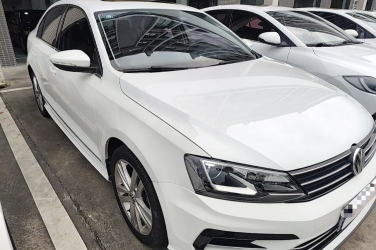 Used Volkswagen Sagitar 2018 280TSI DSG Ignite Edition Front Right 45 Deg