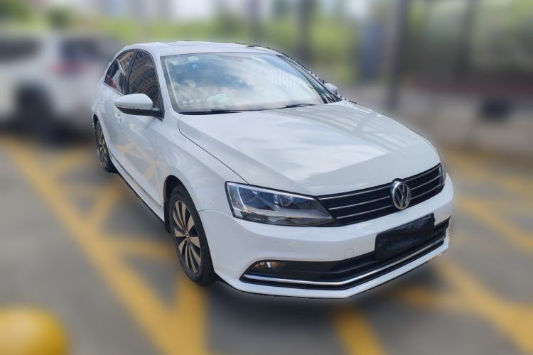 Used Volkswagen Sagitar 2018 1.6L Automatic Comfort Model Front Right 45 Deg