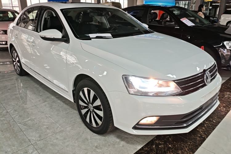Used Volkswagen Sagitar 2018 1.6L Automatic Comfort Model Front Right 45 Deg