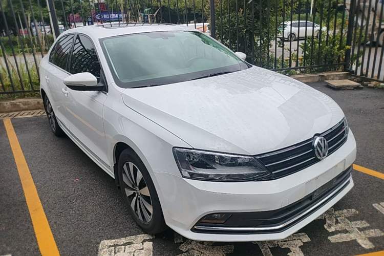 Used Volkswagen Sagitar 2018 180TSI DSG Prestige Edition Front Right 45 Deg