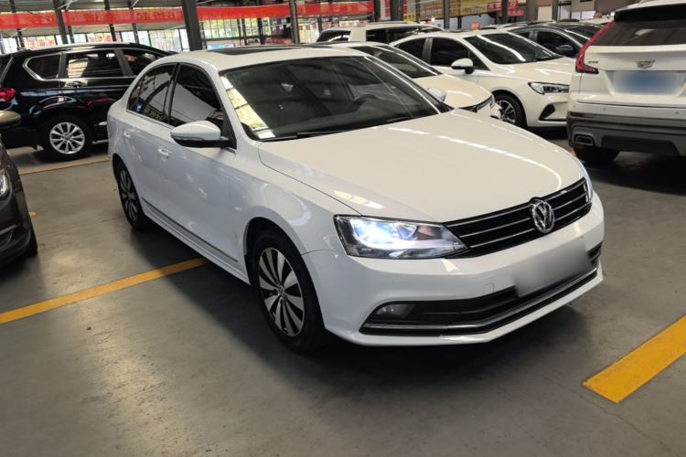 Used Volkswagen Sagitar 2018 1.6L Automatic Comfort Model Front Right 45 Deg