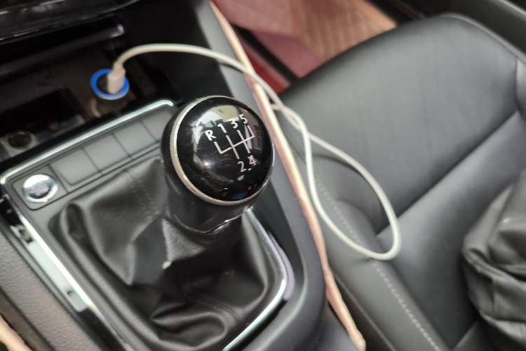 Used Volkswagen Sagitar 2018 1.6L Manual Comfort Model Gear Lever