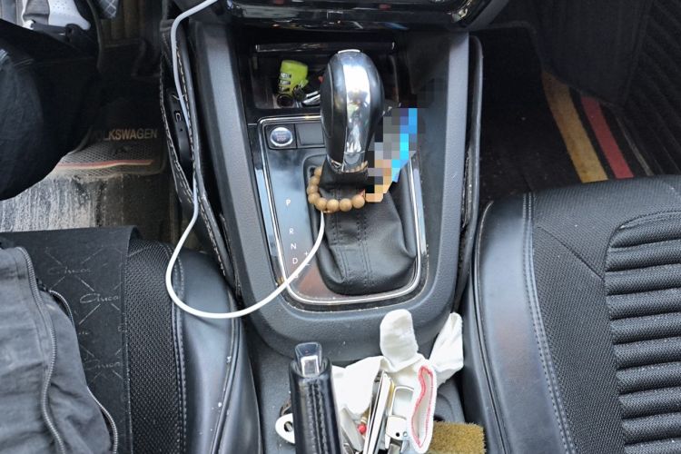 Used Volkswagen Sagitar 2018 1.6L Automatic Comfort Model Gear Lever