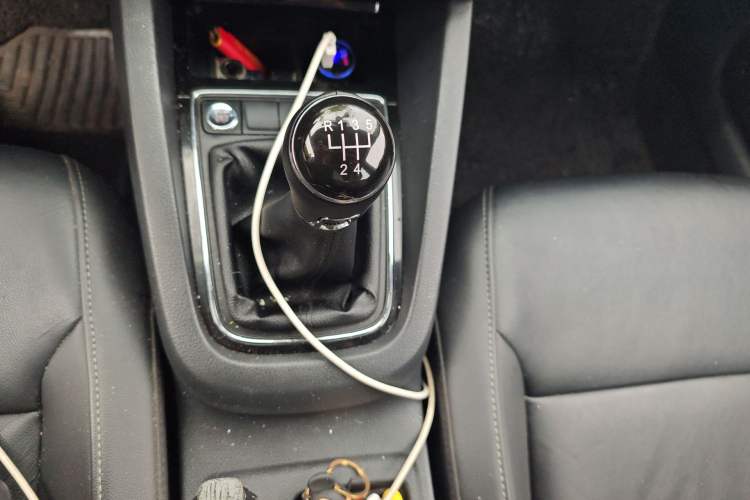 Used Volkswagen Sagitar 2018 1.6L Manual Comfort Model Gear Lever