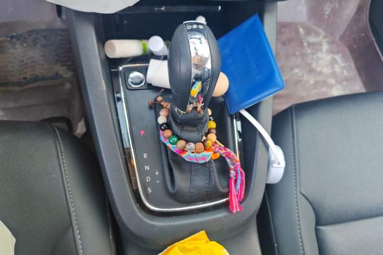Used Volkswagen Sagitar 2018 180TSI DSG Prestige Edition Gear Lever