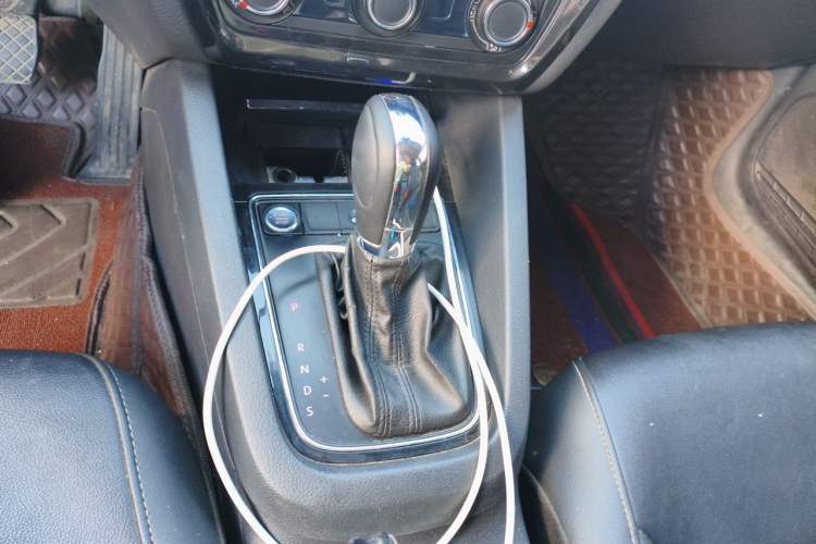 Used Volkswagen Sagitar 2018 1.6L Automatic Comfort Model Gear Lever
