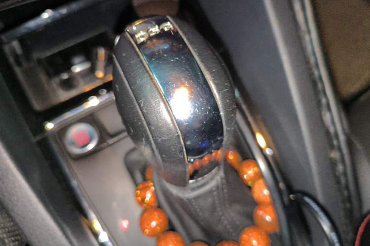 Used Volkswagen Sagitar 2018 280TSI DSG Ignite Edition Gear Lever