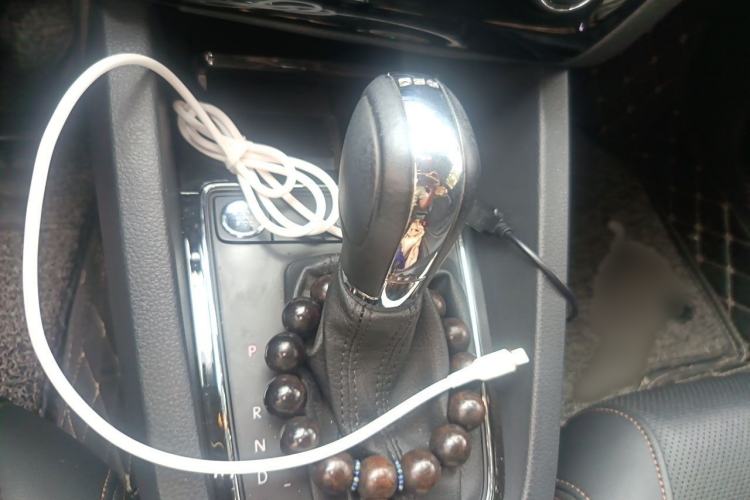 Used Volkswagen Sagitar 2018 280TSI DSG Luxury Model Gear Lever