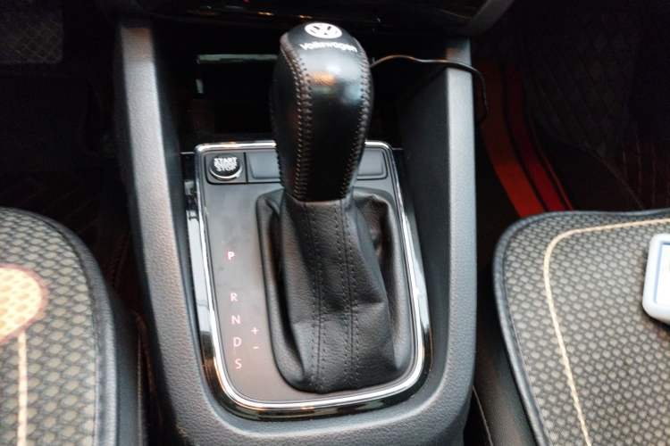 Used Volkswagen Sagitar 2018 1.6L Automatic Comfort Model Gear Lever
