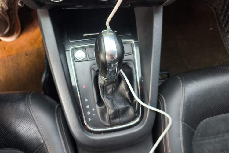 Used Volkswagen Sagitar 2018 280TSI DSG Luxury Model Gear Lever