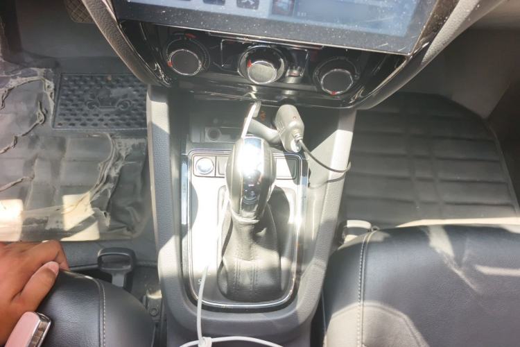 Used Volkswagen Sagitar 2018 1.6L Automatic Comfort Model Gear Lever