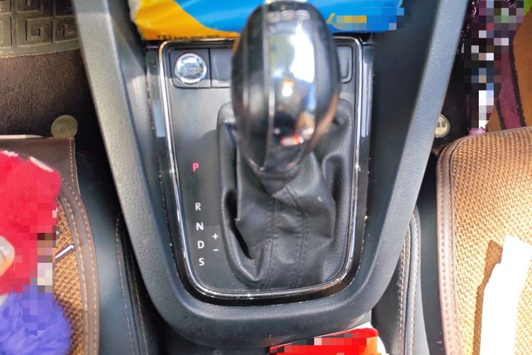 Used Volkswagen Sagitar 2018 280TSI DSG Luxury Model Gear Lever
