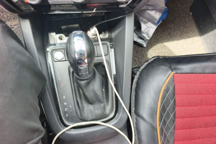 Used Volkswagen Sagitar 2018 1.6L Automatic Comfort Model Gear Lever