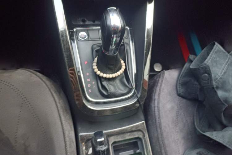 Used Volkswagen Sagitar 2018 1.6L Automatic Comfort Model Gear Lever