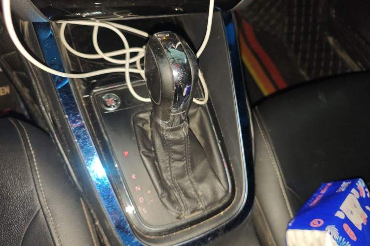 Used Volkswagen Sagitar 2018 1.6L Automatic Comfort Model Gear Lever