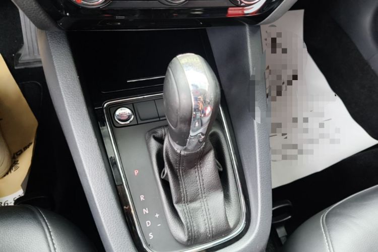 Used Volkswagen Sagitar 2018 280TSI DSG Ignite Edition Gear Lever