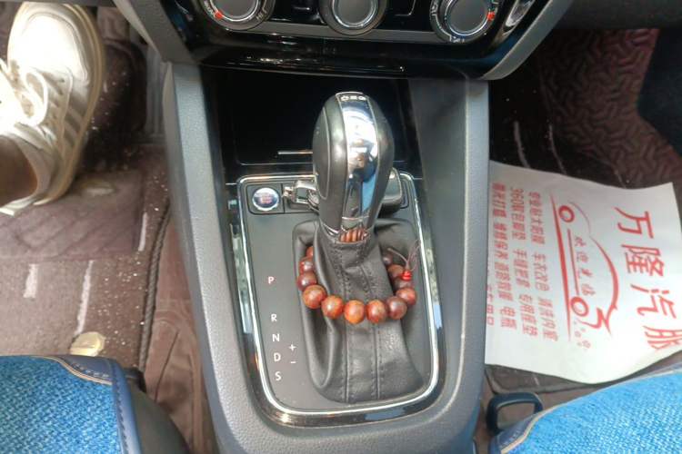 Used Volkswagen Sagitar 2018 280TSI DSG Ignite Edition Gear Lever