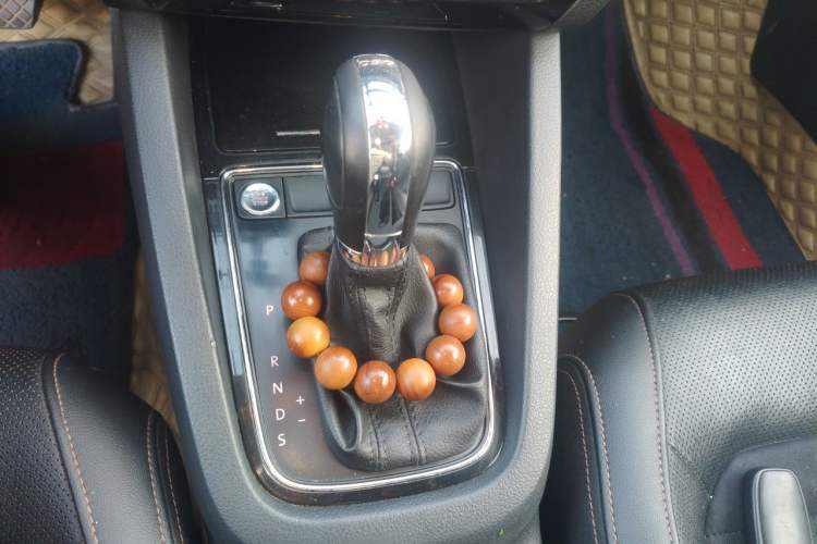 Used Volkswagen Sagitar 2018 280TSI DSG Luxury Model Gear Lever