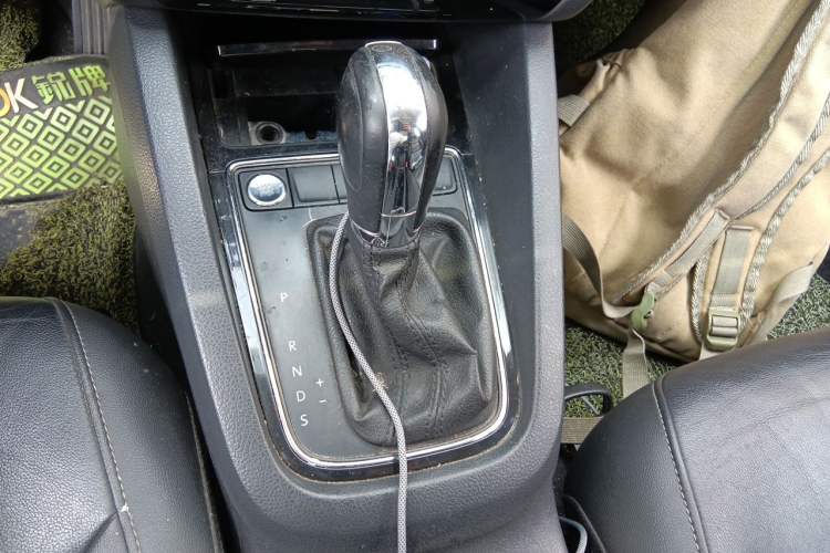 Used Volkswagen Sagitar 2018 1.6L Automatic Comfort Model Gear Lever