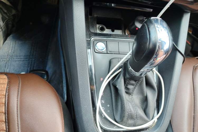 Used Volkswagen Sagitar 2018 1.6L Automatic Comfort Model Gear Lever