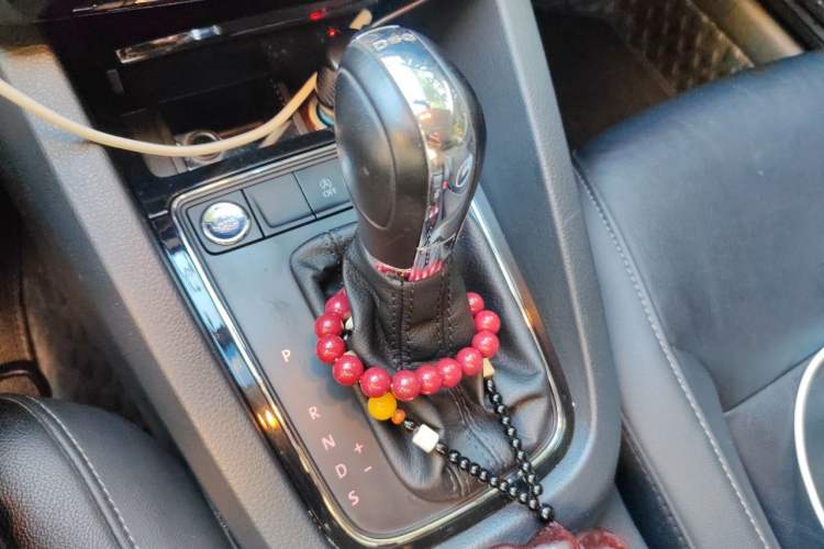 Used Volkswagen Sagitar 2018 280TSI DSG Ignite Edition Gear Lever