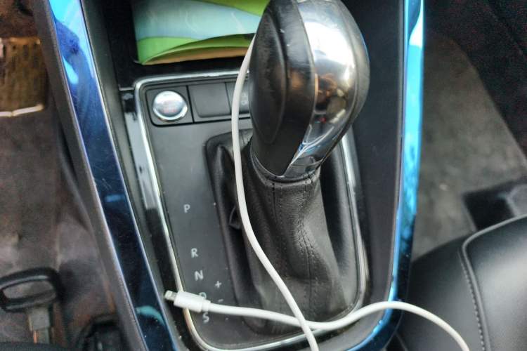 Used Volkswagen Sagitar 2018 280TSI DSG Comfort Model Gear Lever
