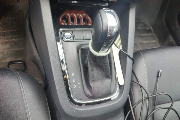 Used Volkswagen Sagitar 2018 280TSI DSG Ignite Edition Gear Lever