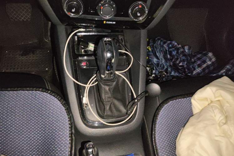 Used Volkswagen Sagitar 2018 180TSI DSG Prestige Edition Gear Lever