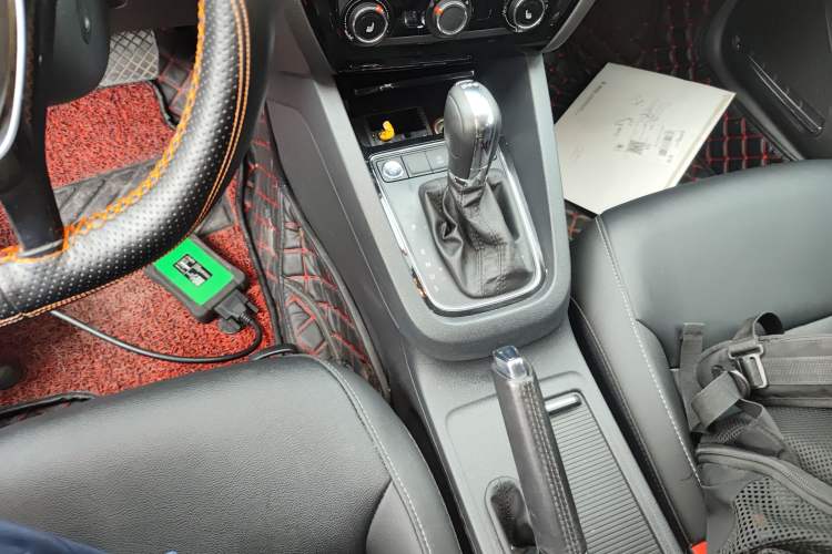 Used Volkswagen Sagitar 2018 180TSI DSG Prestige Edition Gear Lever
