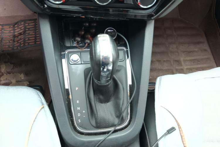 Used Volkswagen Sagitar 2018 280TSI DSG Ignite Edition Gear Lever